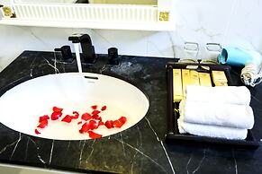 Seventeen Saloon Hotel