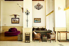 Seventeen Saloon Hotel