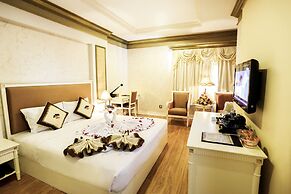 Seventeen Saloon Hotel