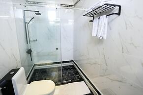 Seventeen Saloon Hotel