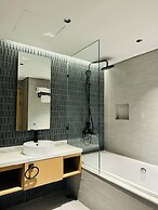 Central Park Saigon Hotel