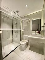 Central Park Saigon Hotel