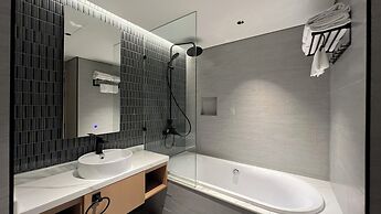 Central Park Saigon Hotel