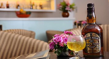 Central Park Saigon Hotel