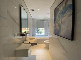 Central Park Saigon Hotel