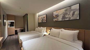 Central Park Saigon Hotel