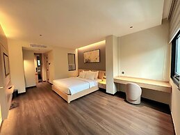 Central Park Saigon Hotel