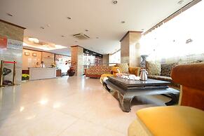 Sunset Westlake Hanoi Hotel