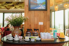 Sunset Westlake Hanoi Hotel