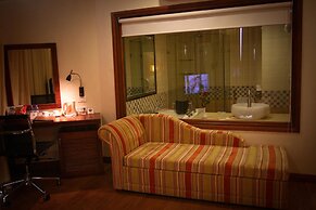 Sunset Westlake Hanoi Hotel