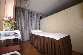 Sunset Westlake Hanoi Hotel