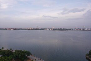 Sunset Westlake Hanoi Hotel