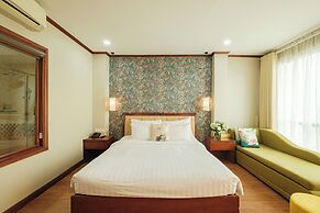 Sunset Westlake Hanoi Hotel