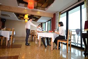 Sunset Westlake Hanoi Hotel