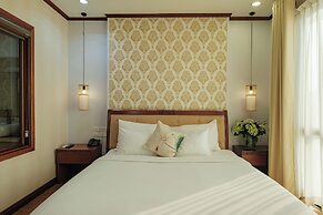 Sunset Westlake Hanoi Hotel