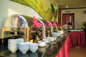 Sunset Westlake Hanoi Hotel