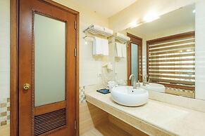 Sunset Westlake Hanoi Hotel