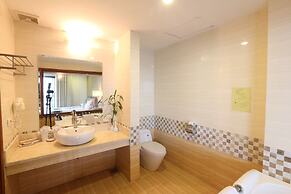 Sunset Westlake Hanoi Hotel