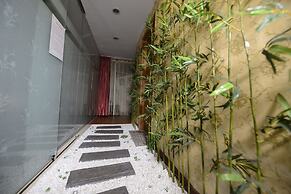 Sunset Westlake Hanoi Hotel