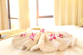 Sunset Westlake Hanoi Hotel