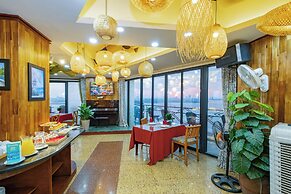 Sunset Westlake Hanoi Hotel