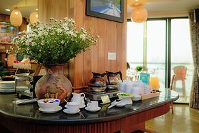 Sunset Westlake Hanoi Hotel