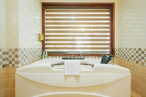 Sunset Westlake Hanoi Hotel