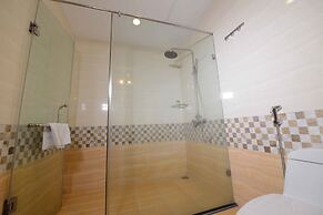 Sunset Westlake Hanoi Hotel