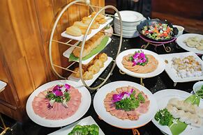 Sunset Westlake Hanoi Hotel