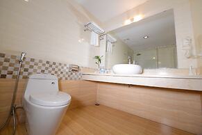 Sunset Westlake Hanoi Hotel