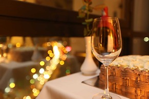 Sunset Westlake Hanoi Hotel