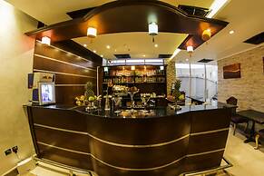 The Royal Riviera Hotel