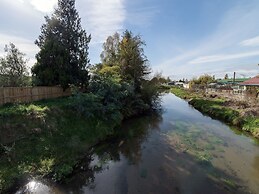 Red Rock Thermal Motel