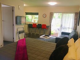 Red Rock Thermal Motel