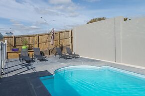 Red Rock Thermal Motel