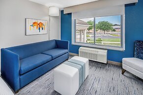 Holiday Inn Express & Suites Colorado Springs First & Main by IHG