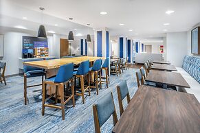 Holiday Inn Express & Suites Colorado Springs First & Main by IHG