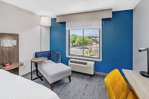Holiday Inn Express & Suites Colorado Springs First & Main by IHG
