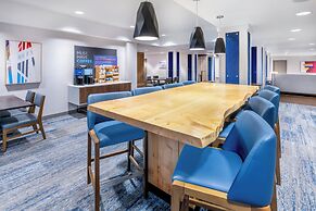 Holiday Inn Express & Suites Colorado Springs First & Main by IHG