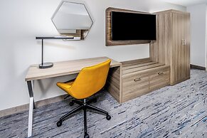 Holiday Inn Express & Suites Colorado Springs First & Main by IHG