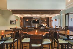 Embassy Suites by Hilton Savannah Historic District