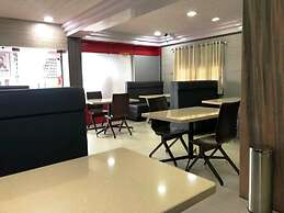 Hotel Preethi Palace