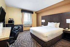 La Quinta Inn & Suites by Wyndham Oshawa