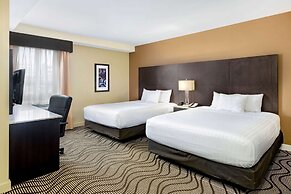 La Quinta Inn & Suites by Wyndham Oshawa