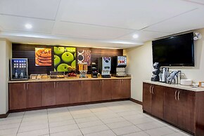 La Quinta Inn & Suites by Wyndham Oshawa
