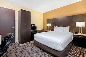 La Quinta Inn & Suites by Wyndham Oshawa