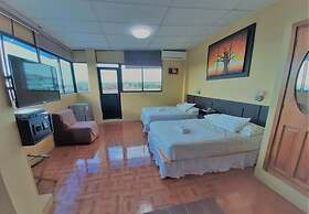 Hotel Los Algarrobos