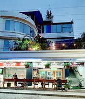 Hotel Los Algarrobos