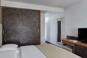 Hydra Beach Resort