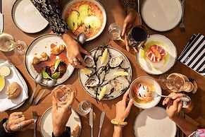 art'otel Amsterdam powered by Radisson Hotels